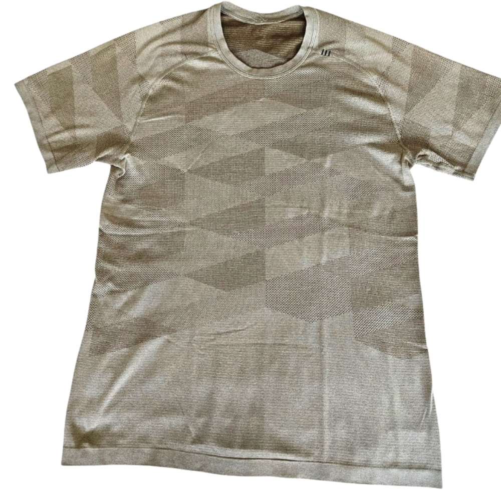 Lululemon Atlethic Men's Geometric Pattern Short Sleeve Shirt